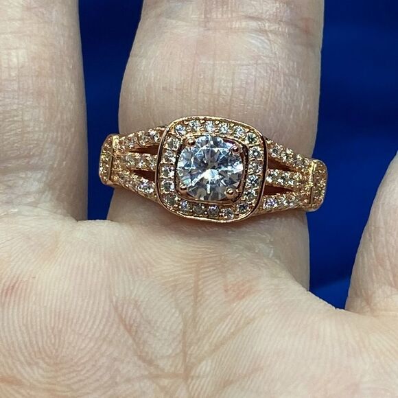 💛 925 Rose Gold Plated CZ Halo Ring - Picture 3 of 4